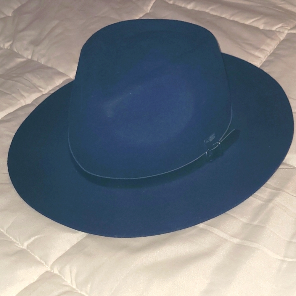 Roxy navy blue hat 100% wool NWOT